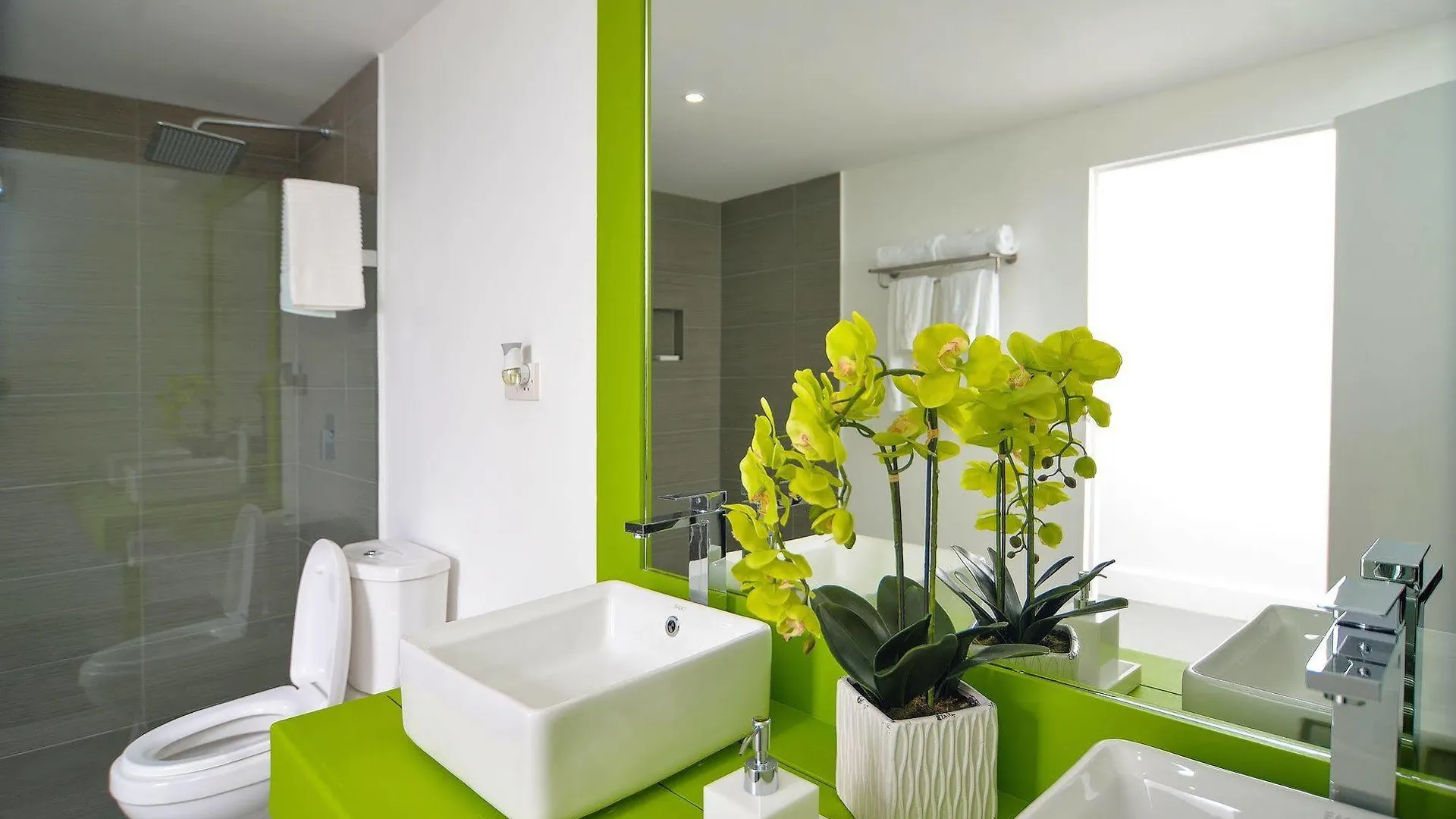 Hastings Beaumont Suites 3*,